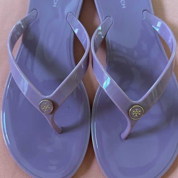 New Tory Burch Sandals. Size 8. Purple. - Picture 2 of 4